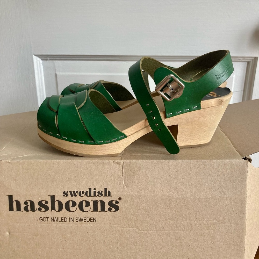 Swedish Hasbeens peep toe - new green, size 7